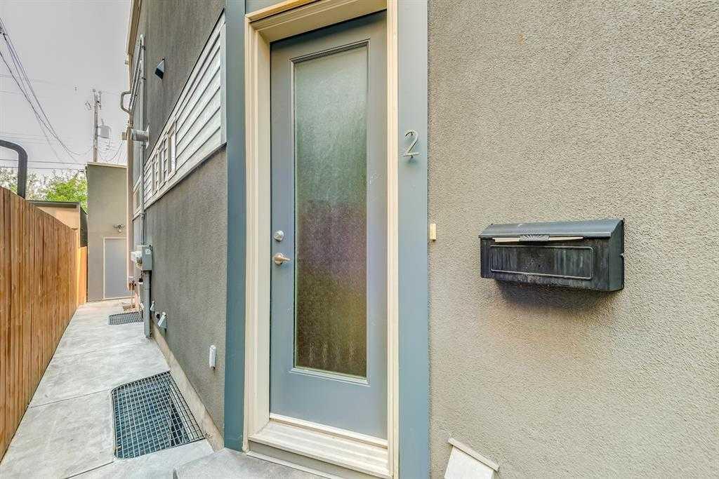 Picture for 2, 1930 36 Street SW