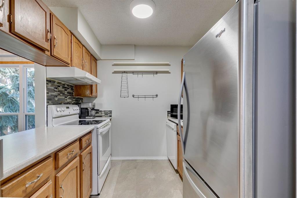 Picture for 121, 860 Midridge Drive SE