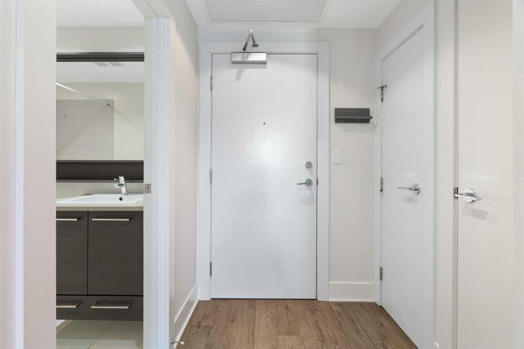 Picture for 701, 38 9 Street NE