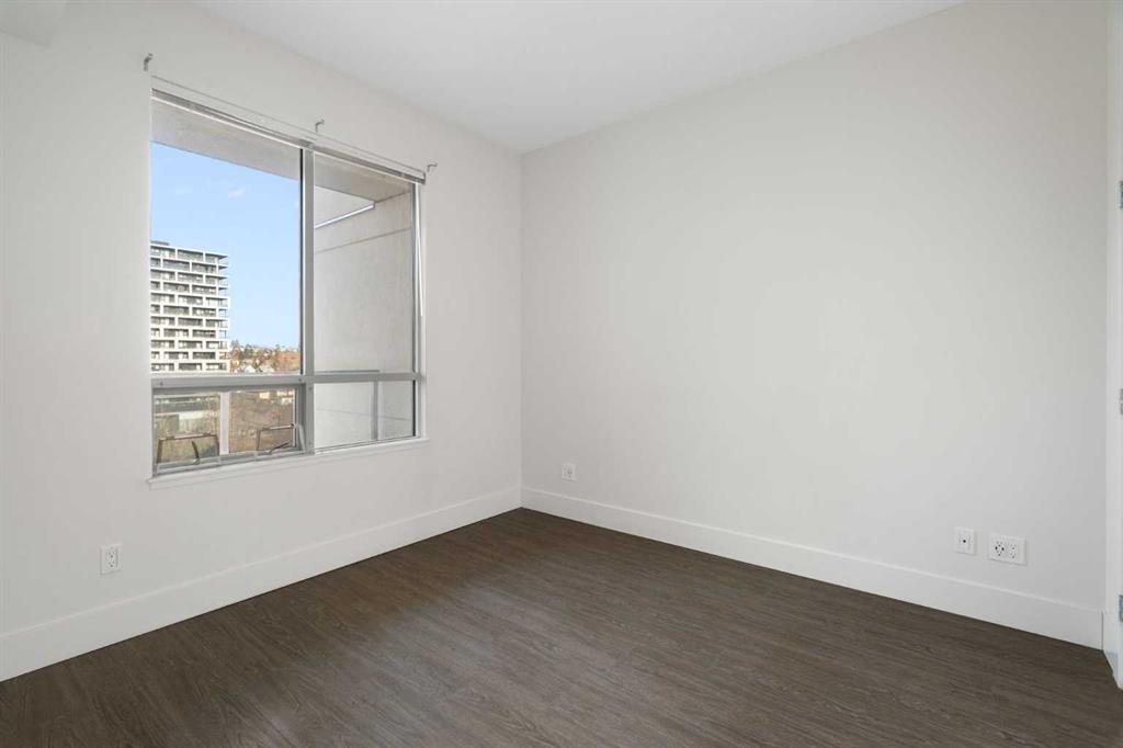 Picture for 701, 38 9 Street NE