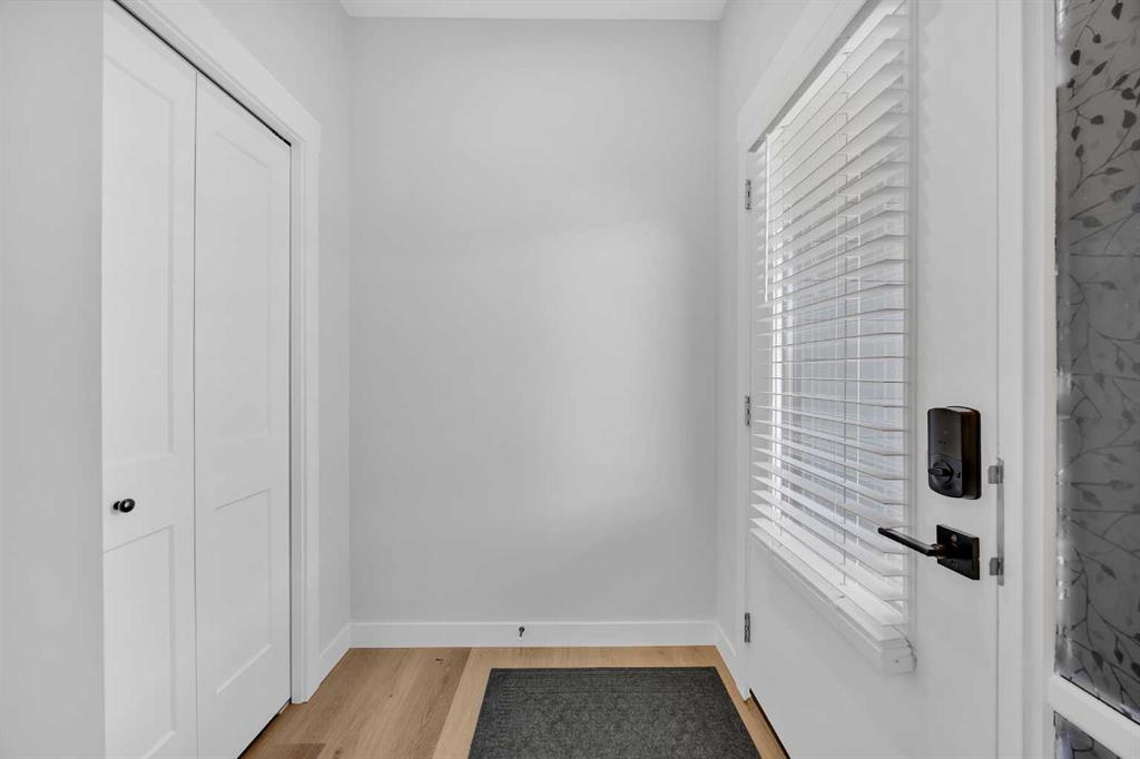 Picture for 32 Silverton Glen Green SW