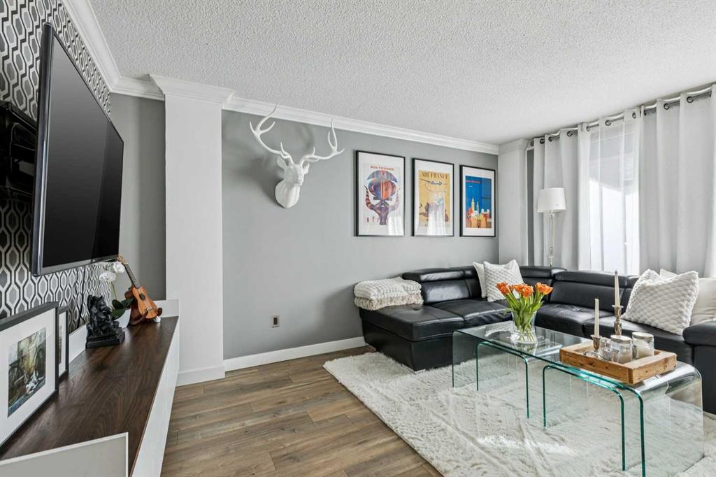 Picture for 205, 1213 13 Avenue SW