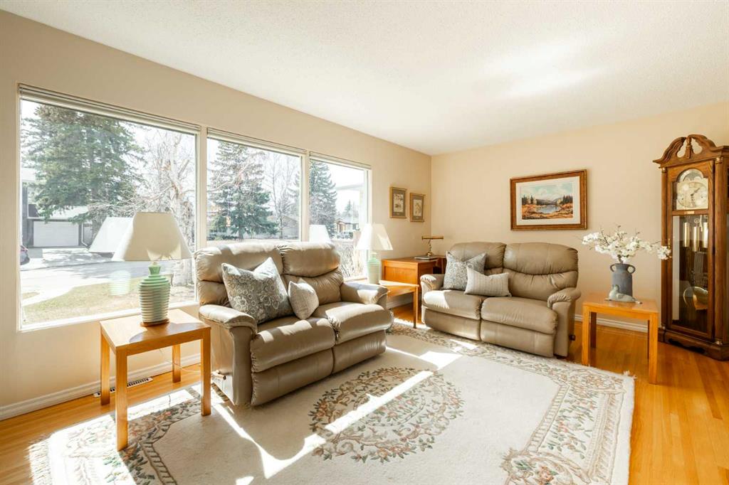 Picture for 412 Woodbend Road SE