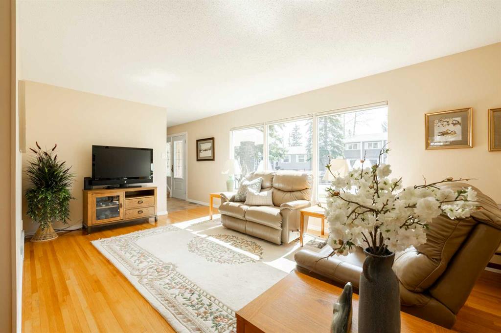 Picture for 412 Woodbend Road SE