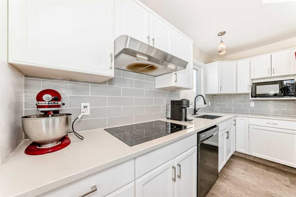 Picture for 440 Sunlake Road SE