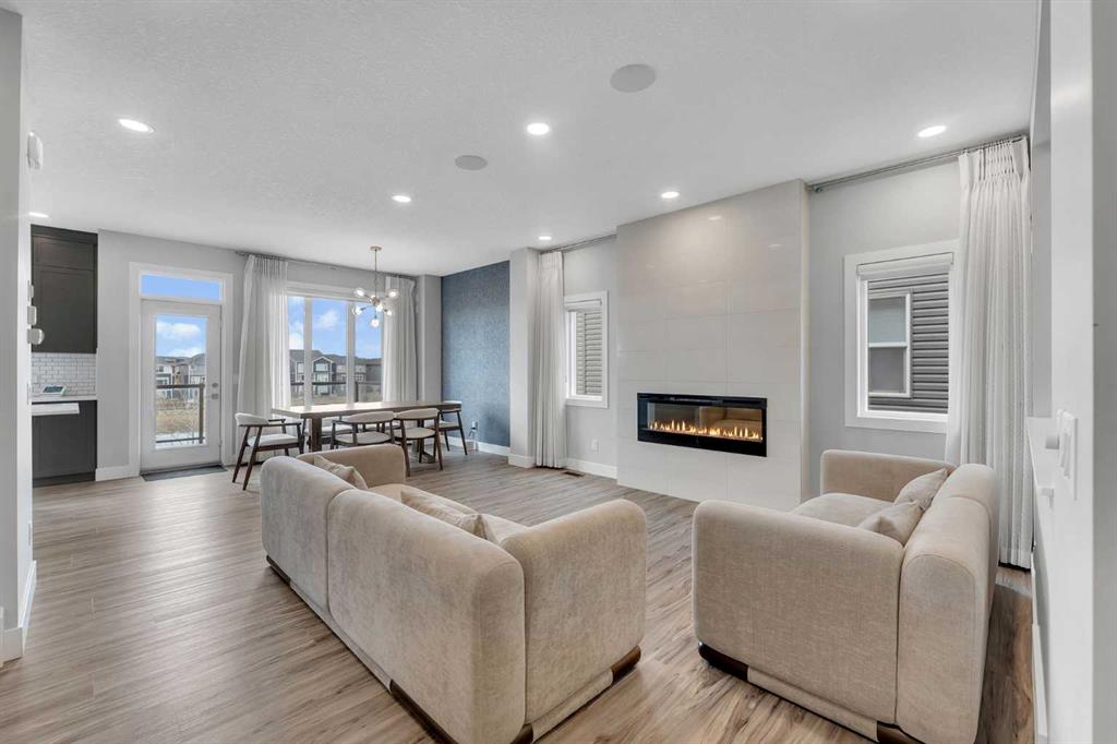 Picture for 81 Carringvue Manor NW