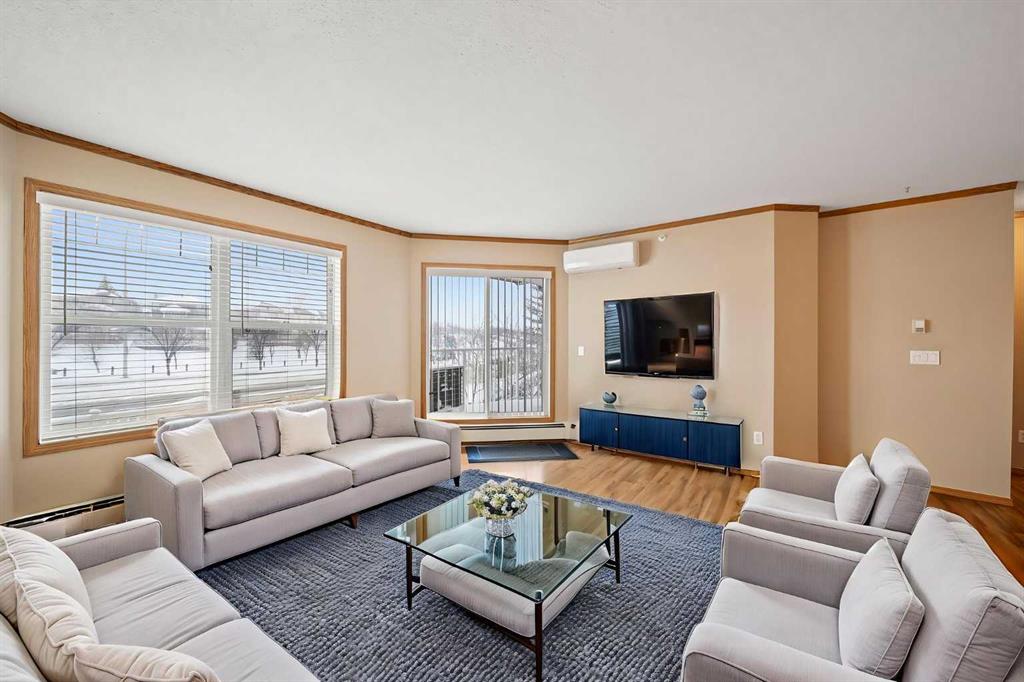 Picture for 310, 11 Somervale View SW