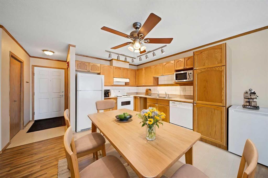 Picture for 310, 11 Somervale View SW