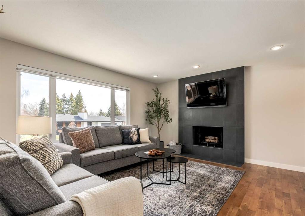 Picture for 176 Mapleburn Drive SE