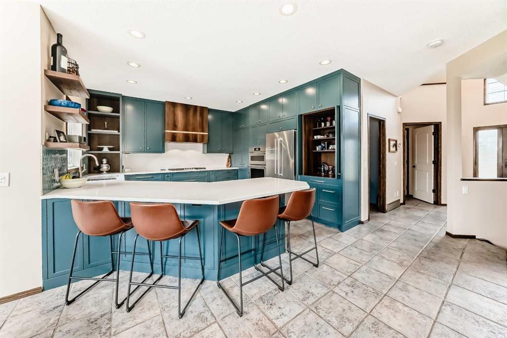 Picture for 1416 Strathcona Drive SW