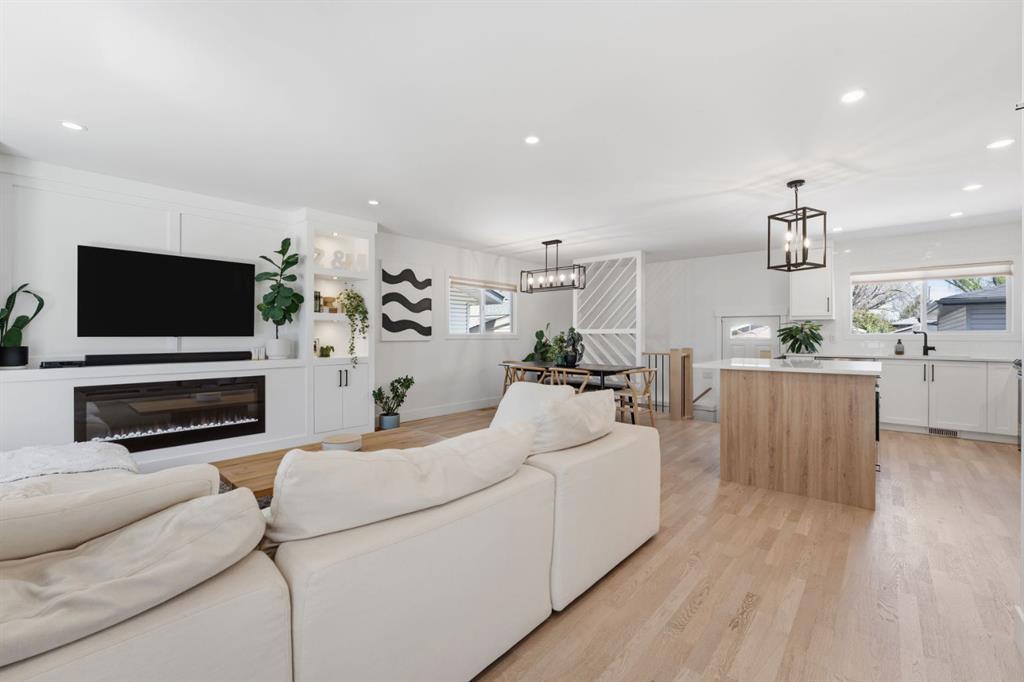 Picture for 87 Armstrong Crescent SE