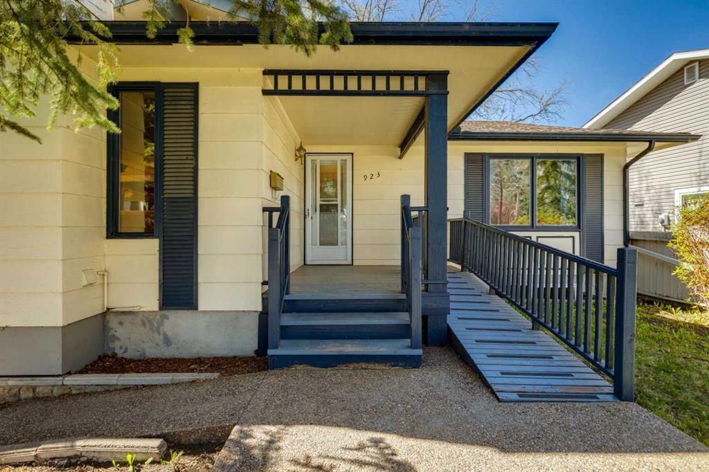 Picture for 923 Midridge Drive SE