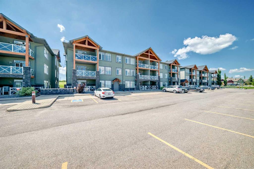 Picture for 210, 1005A Westmount Drive 