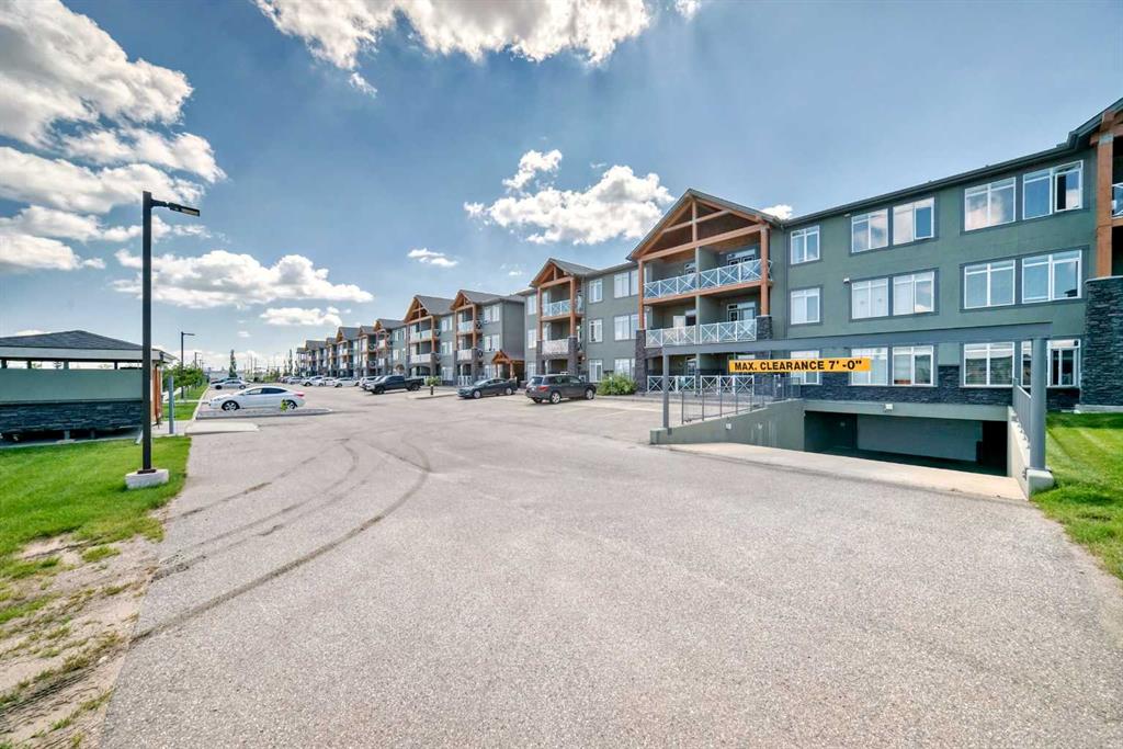 Picture for 210, 1005A Westmount Drive 