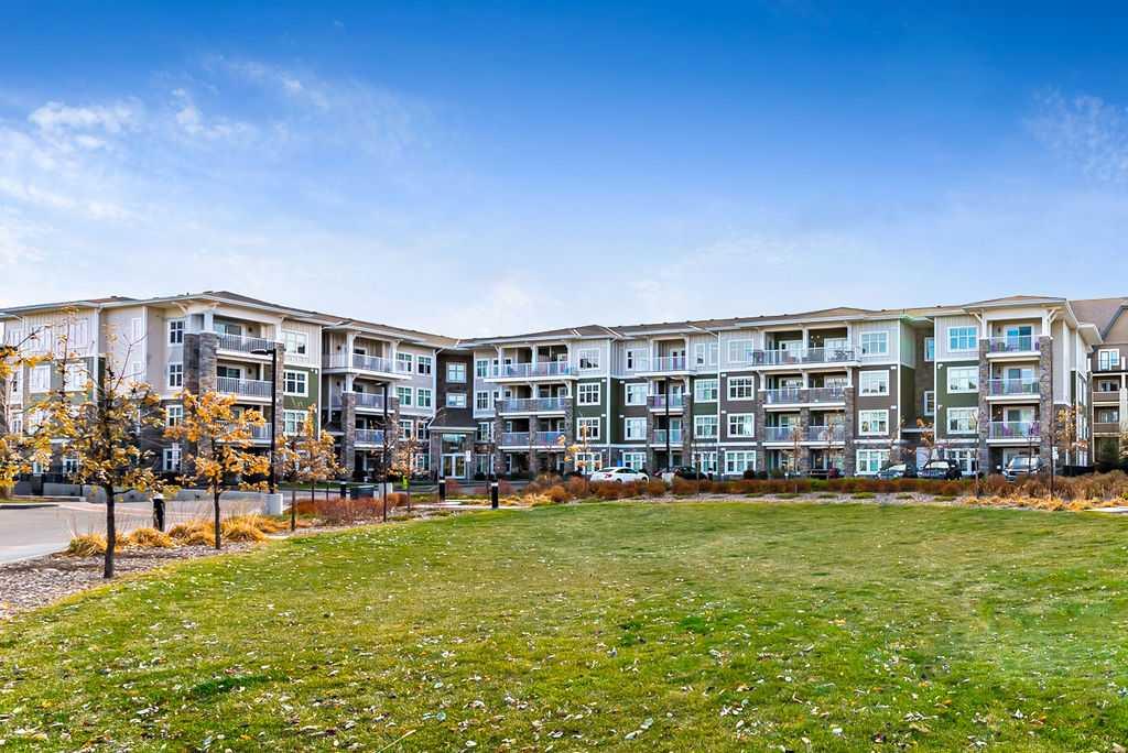 Picture for 2114, 11 Mahogany Row SE