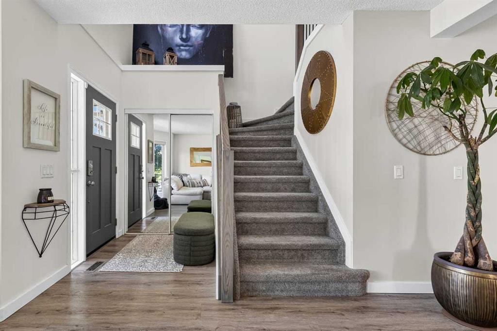 Picture for 123 Mt Lorette Close SE