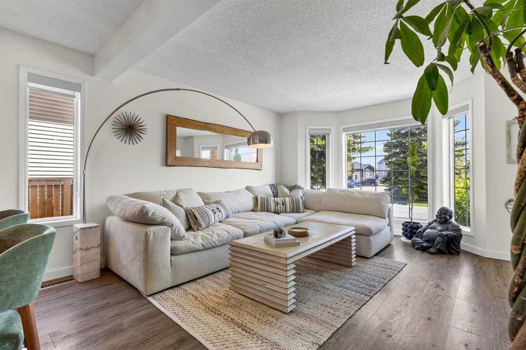 Picture for 123 Mt Lorette Close SE