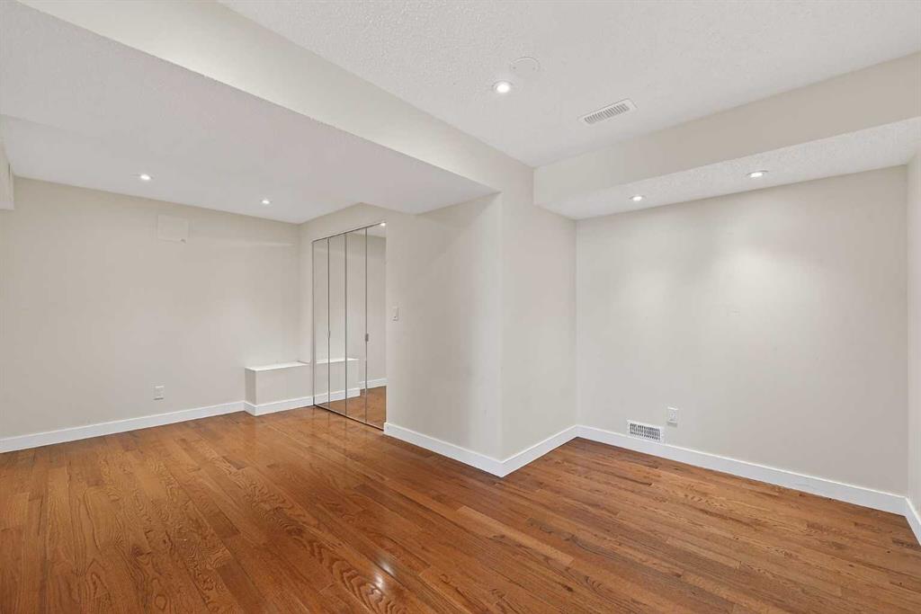 Picture for 1, 185 Woodridge Drive SW