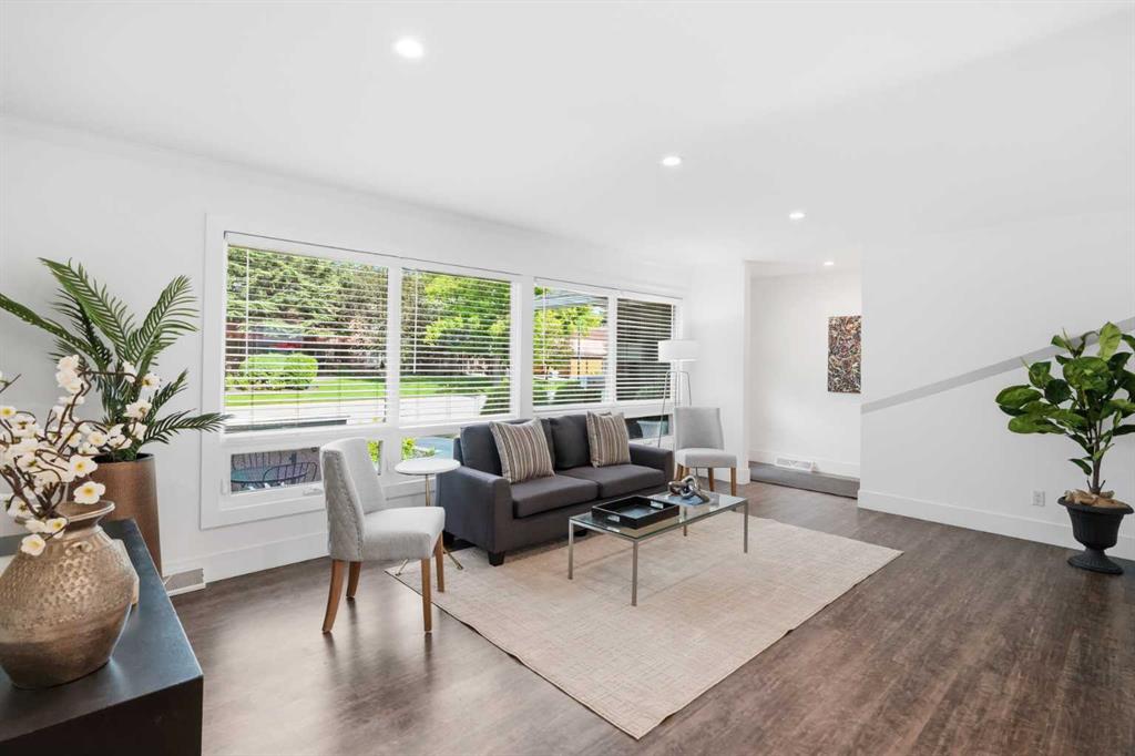 Picture for 10012 Willowview Road SE
