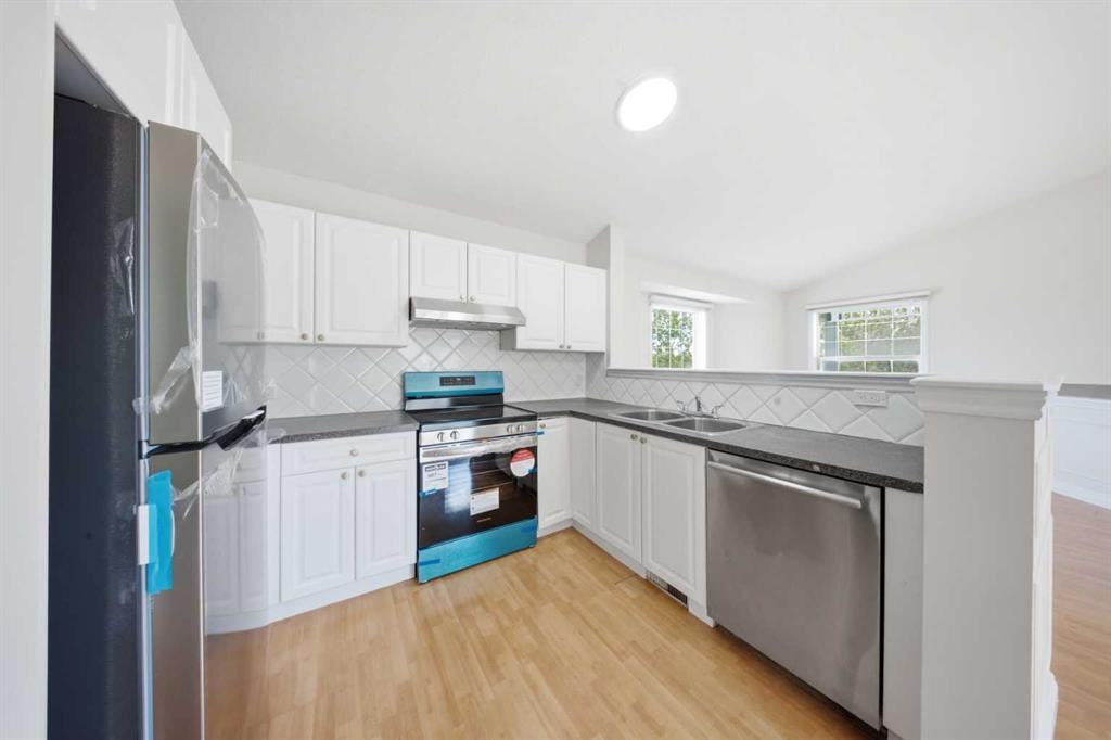 Picture for 33 MARTIN CROSSING Green NE