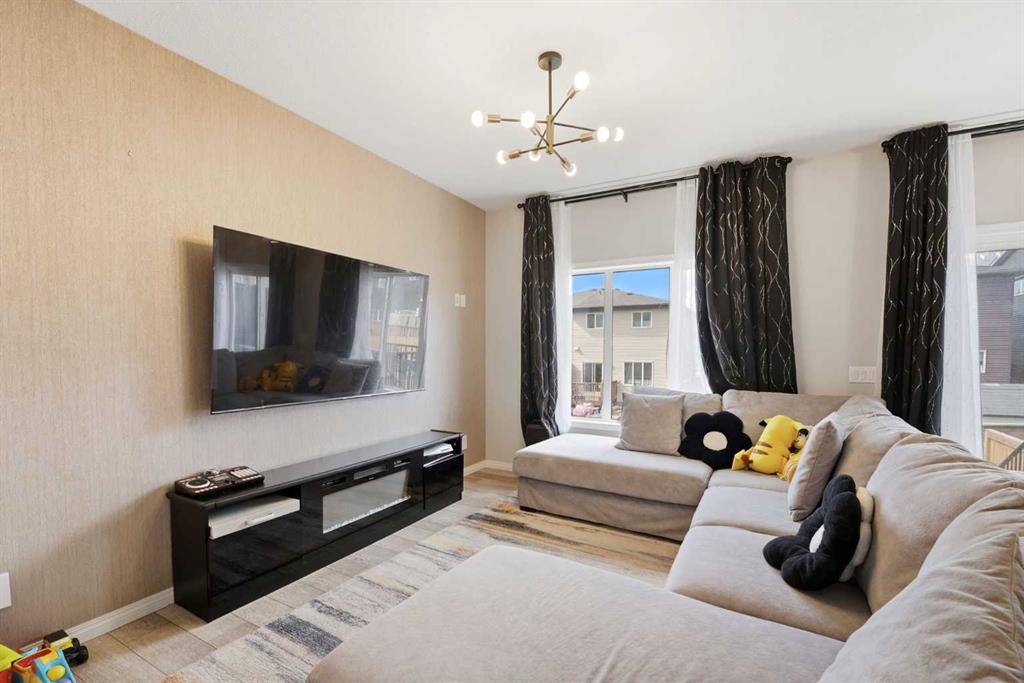 Picture for 121 Carringvue Park NW