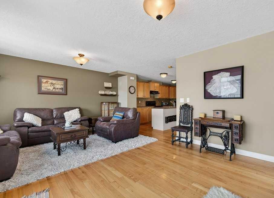 Picture for 2, 2412 Kensington Road NW