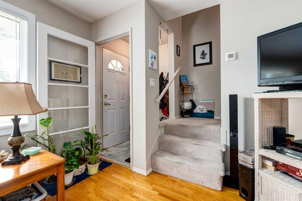 Picture for 383 Killarney Glen Court SW