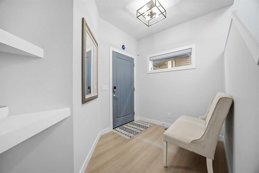 Picture for 520 Kingsmere Way SE