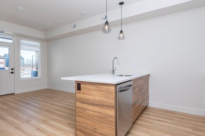 Picture for 706, 10060 46 Street NE