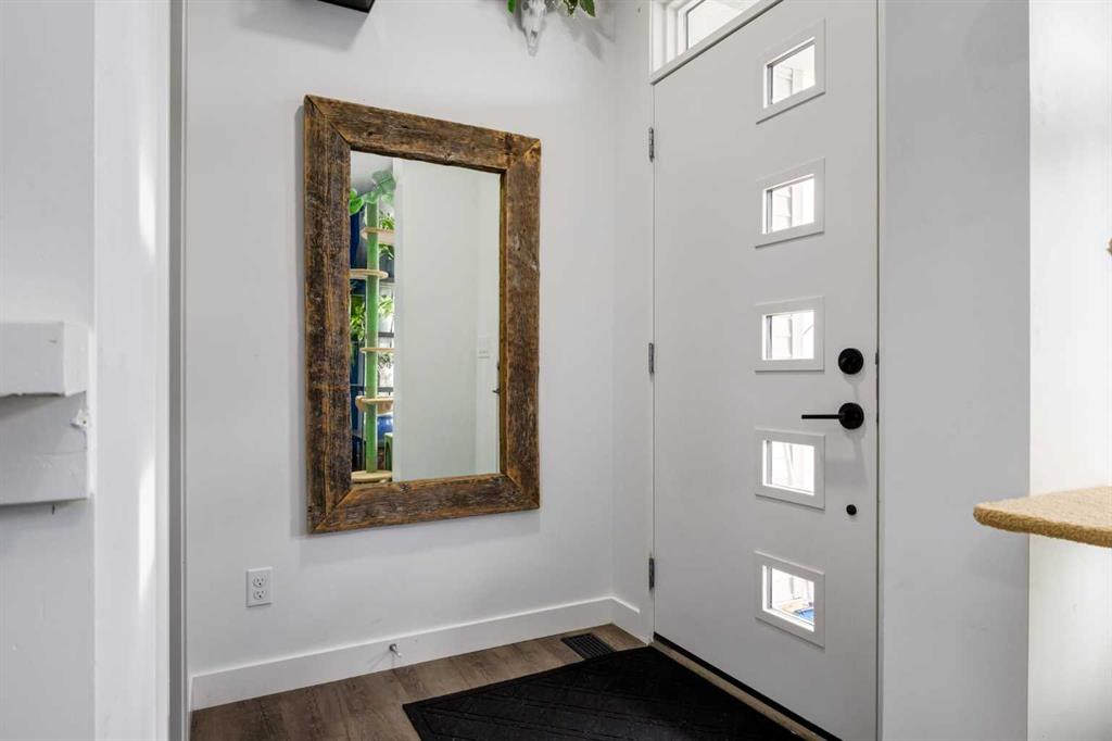 Picture for 212 142 Avenue NW