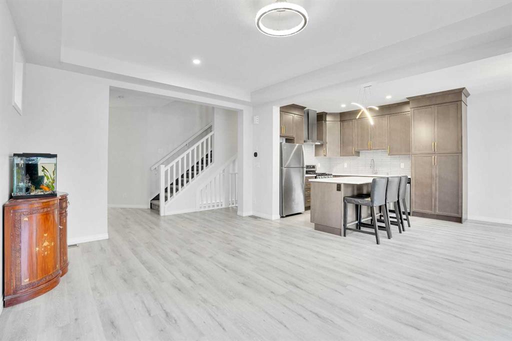 Picture for 192 Carrington Crescent NW