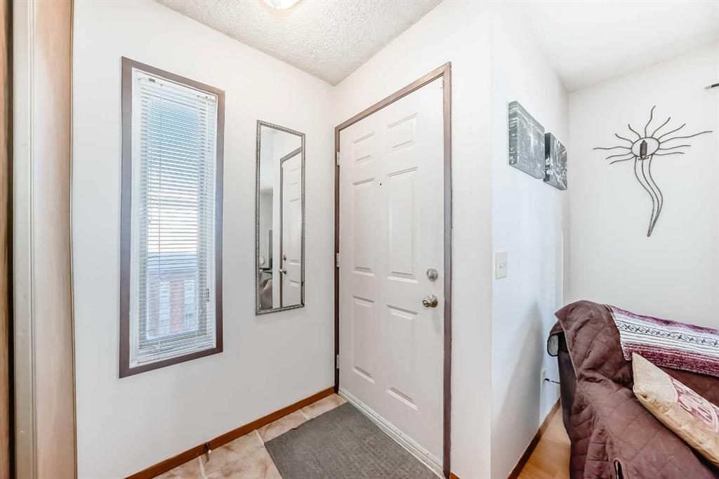 Picture for 27 Martinview Crescent NE