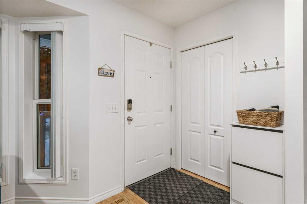 Picture for 432 56 Avenue SW