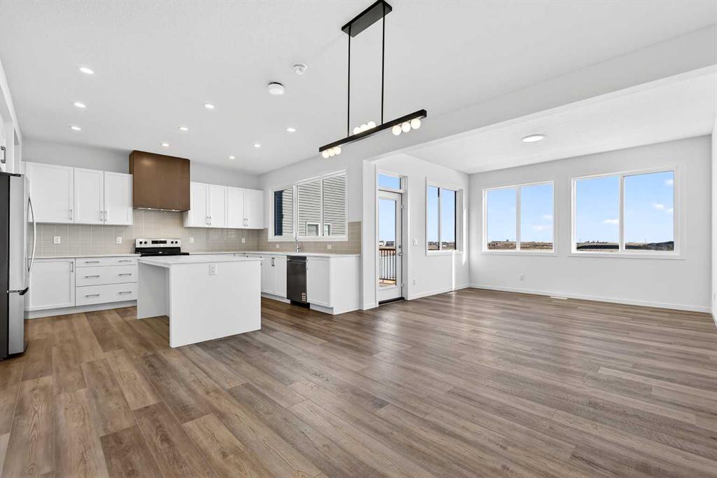 Picture for 199 Corner Glen Crescent NE