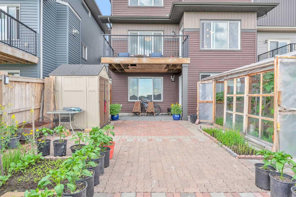 Picture for 304 Corner Meadows Manor NE