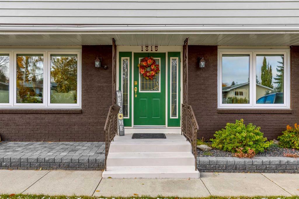 Picture for 1315 Lake Michigan Crescent SE