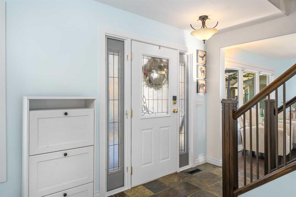 Picture for 1315 Lake Michigan Crescent SE