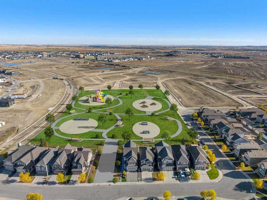 Picture for 35 Mahogany Crescent SE