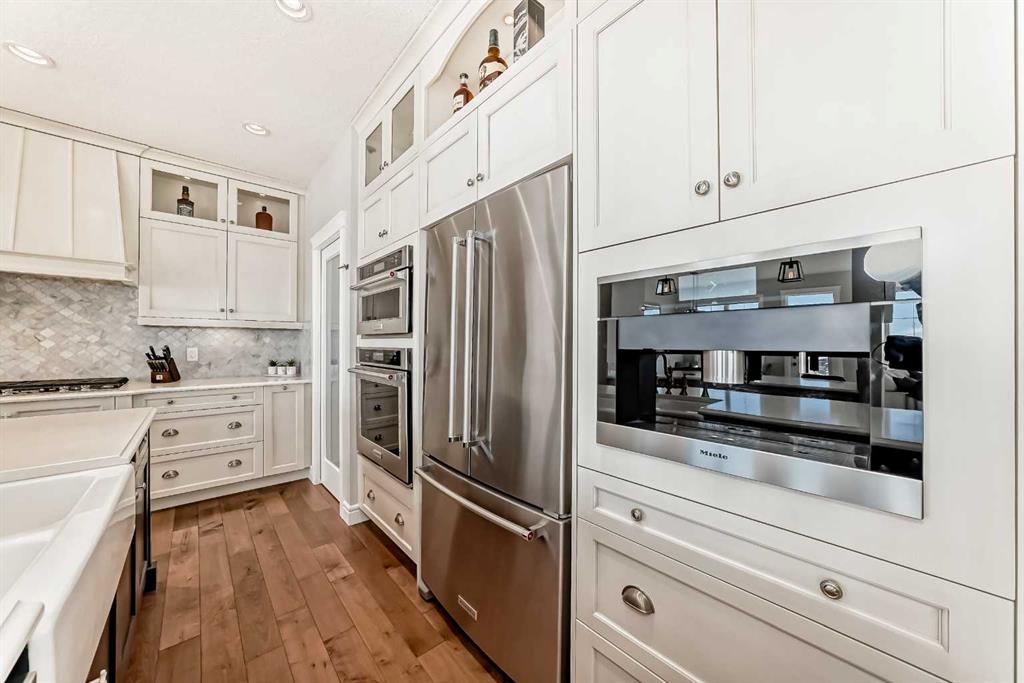 Picture for 35 Mahogany Crescent SE