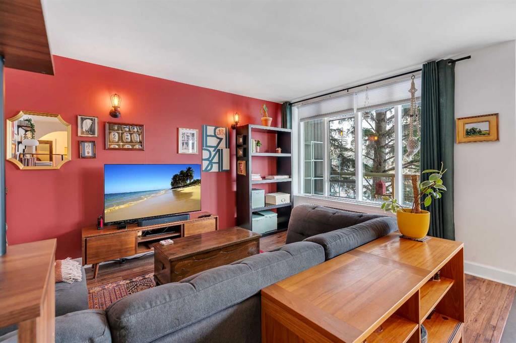 Picture for 302, 3316 Rideau Place SW