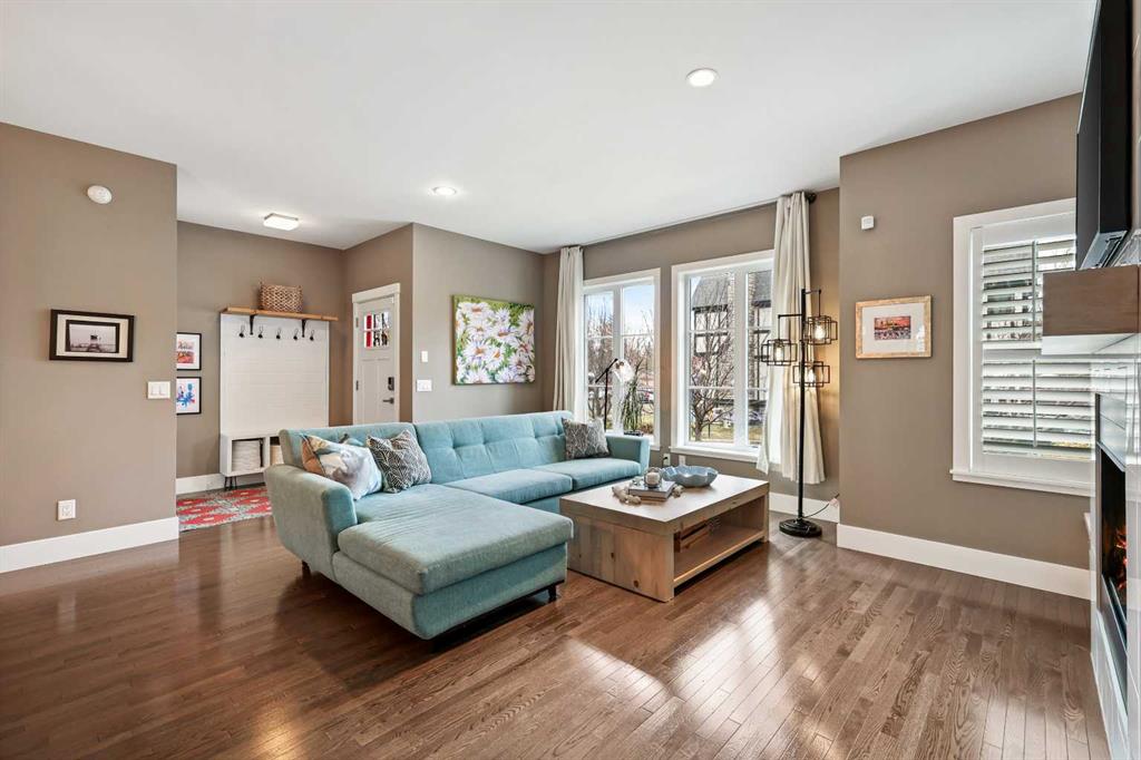 Picture for 96 Beny-Sur-Mer Road SW