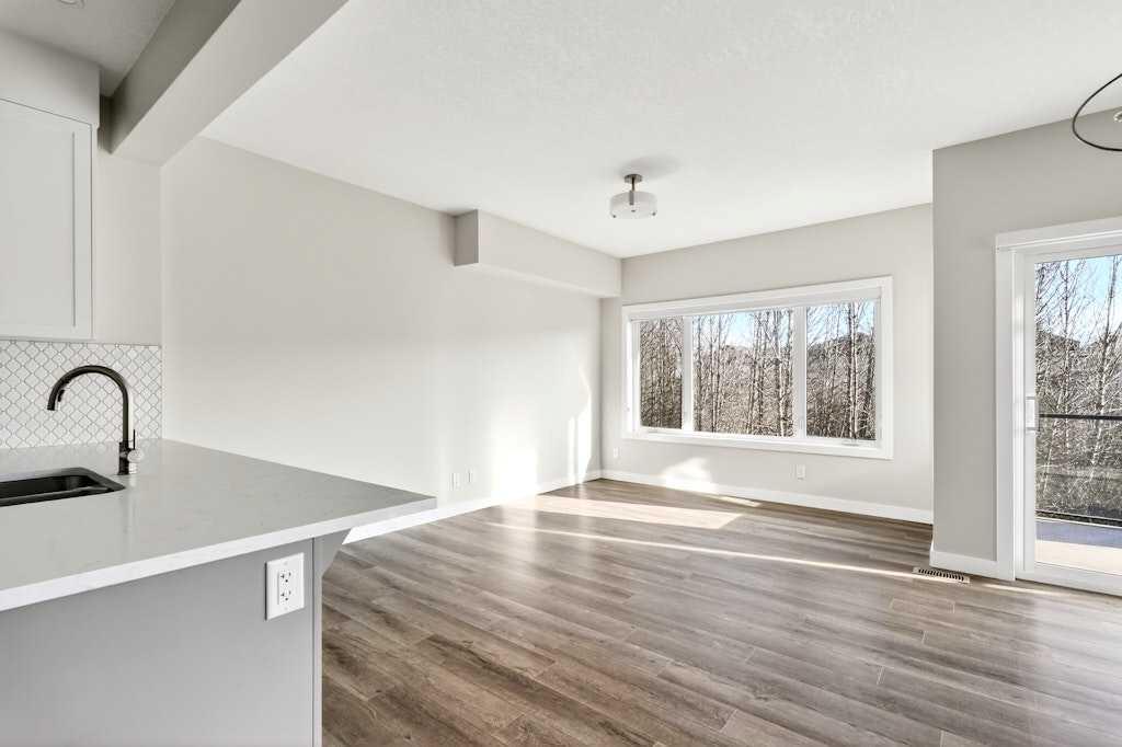 Picture for 168 Crestridge Common SW