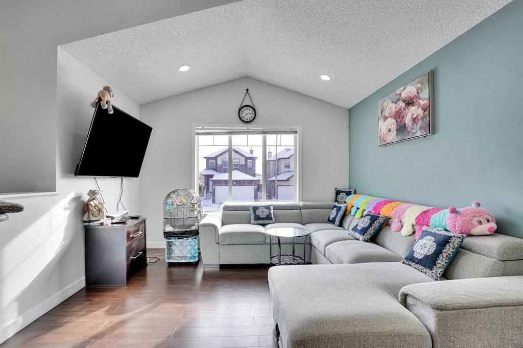 Picture for 141 Saddlecrest Close NE