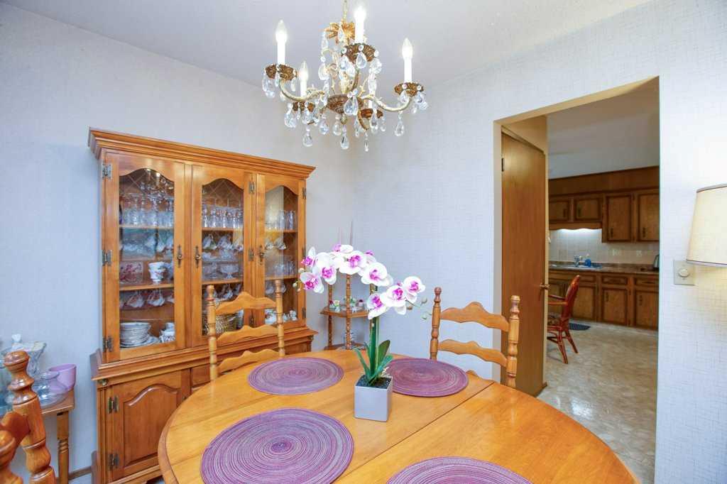 Picture for 307 Silverthorn Way NW