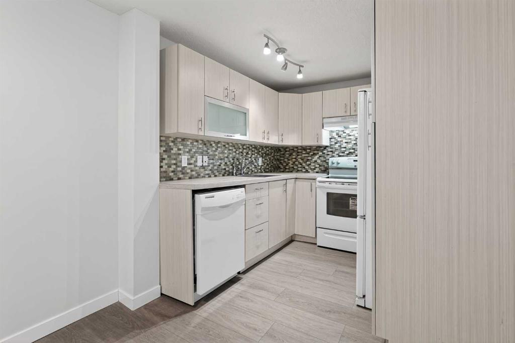 Picture for 2, 713 Mcdougall Road NE