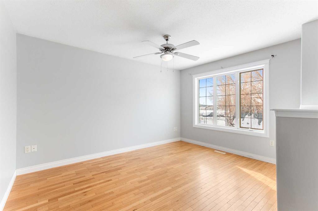 Picture for 204, 4833 52 Street 