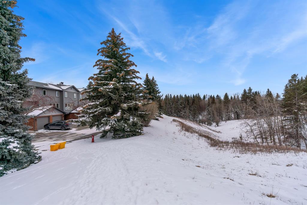 Picture for 16, 64 Woodacres Crescent SW