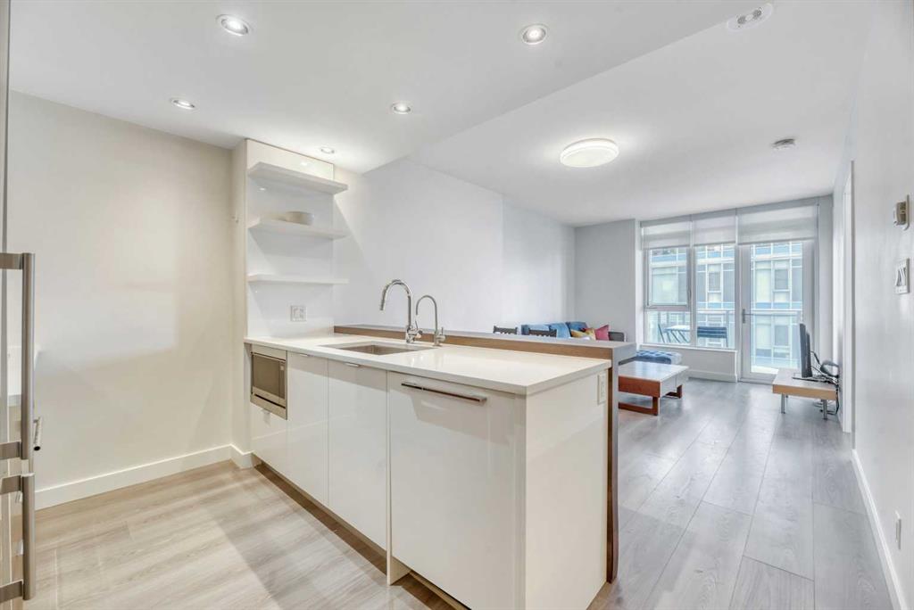 Picture for 606, 108 Waterfront Court SW