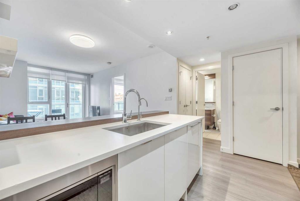 Picture for 606, 108 Waterfront Court SW