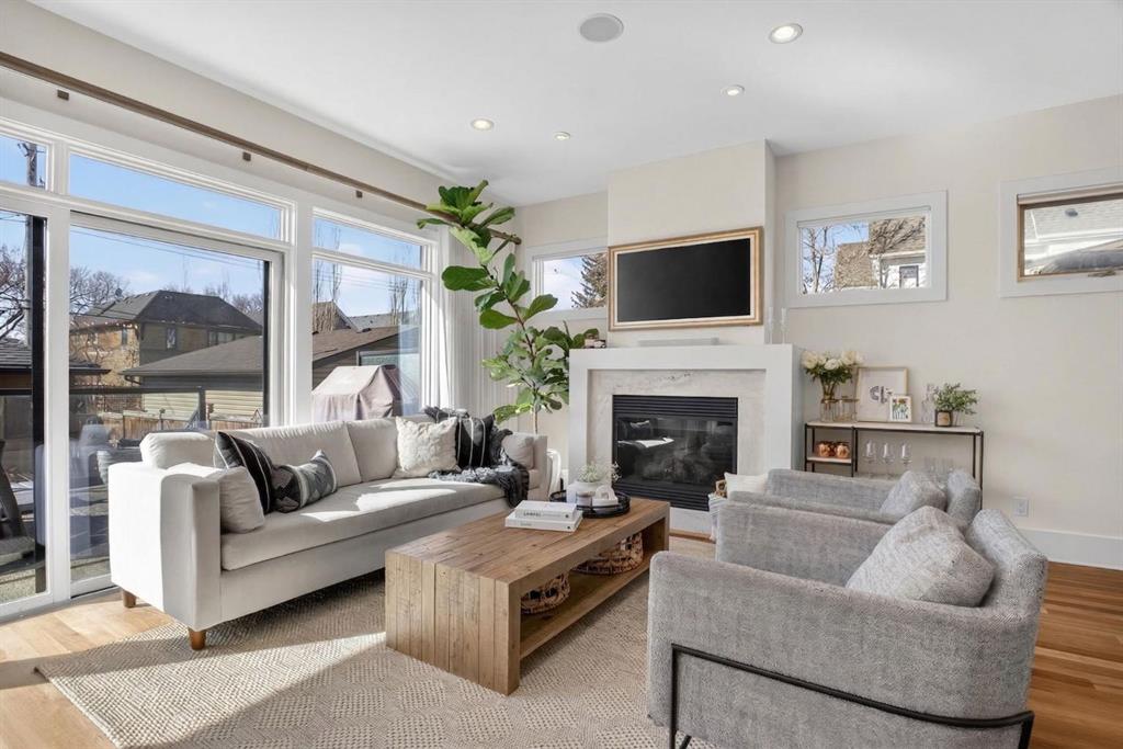 Picture for 2011 43 Avenue SW